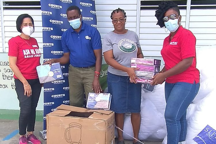 Unicomer (St. Vincent) provides comfort to evacuees