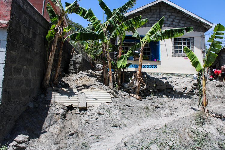 Peto residents daunted by ash