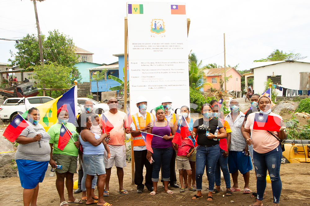 Hundreds of Vincentians to be employed in river rehabilitation project - Vimarsana News