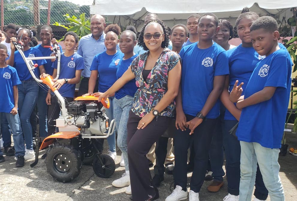 Ministry of Agriculture hands over tractors to schools and a farmers' cooperative - Vimarsana News