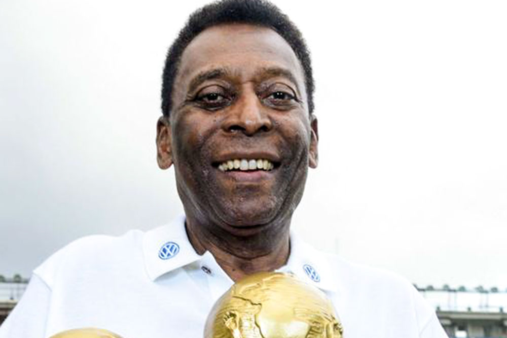 Pele Brazil football legend dies aged 82