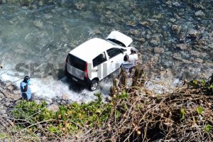 Woman dies after car plunges over cliff in Bequia + (video)