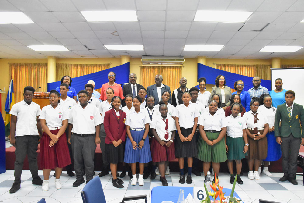 Rotary Club St Vincent recognises outstanding fourth formers - Vimarsana News