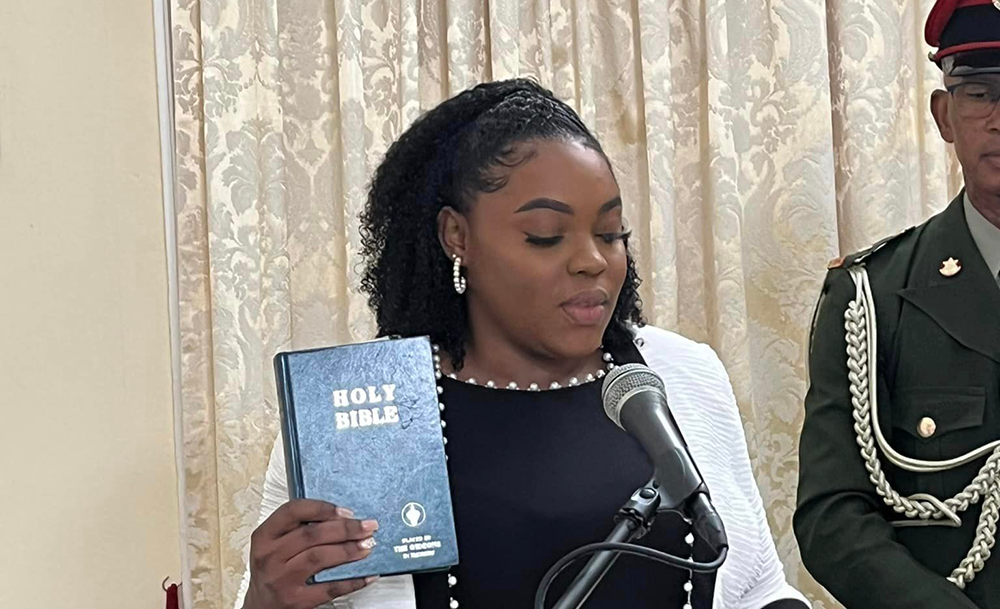Shackell Bobb sworn in as Senator
