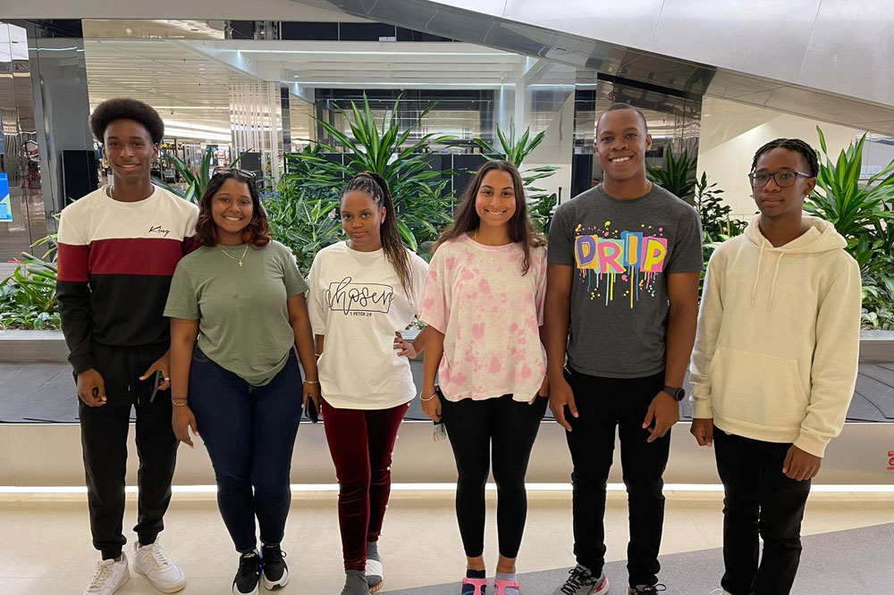 Seven Vincentians now in Singapore for robotics challenge - Vimarsana News