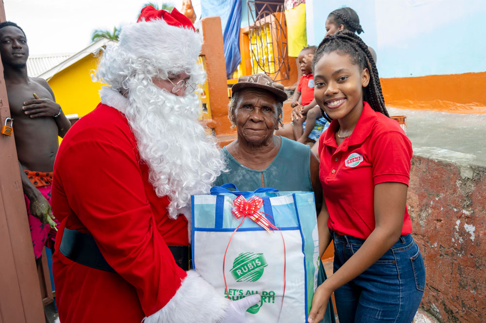 Rubis distributes Christmas hampers for 10th year - Vimarsana News
