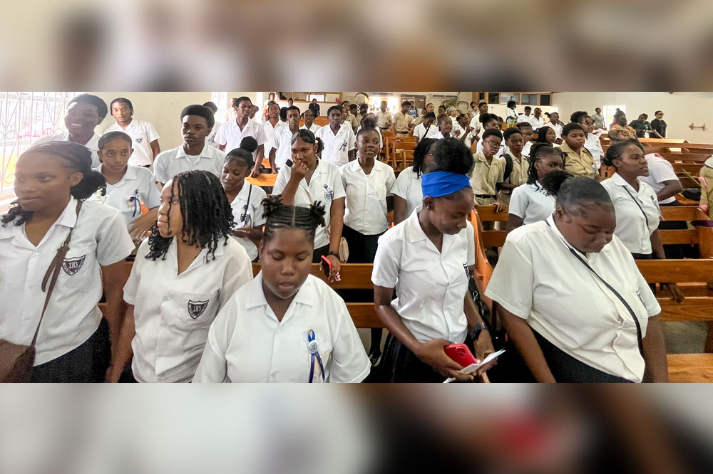 Intermediate High School gives thanks for its 100th year of operation