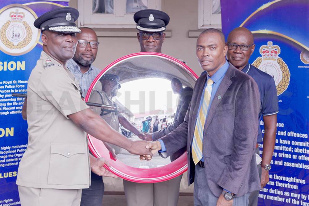 SDA donates convex mirrors to the police