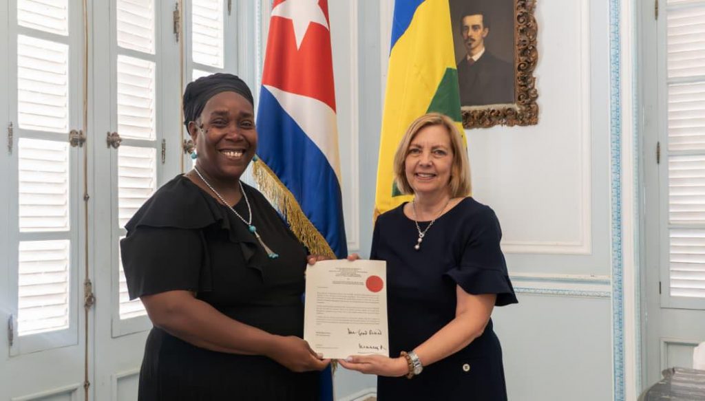 Ambassador Jackson presents her credentials in Cuba